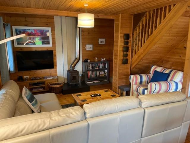 Luxury 3 Bedroom, 3 Bathroom Lodge With Hot Tub 란베드르 외부 사진